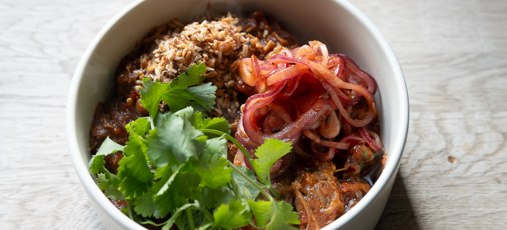 SMOKED BONE-IN BEEF SHIN CURRY WITH KERISIK & ONION PICKLE – BY MATTHEW BURGESS